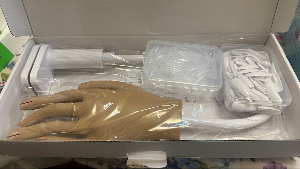 Mana de lucru pentru unghii noia nouta