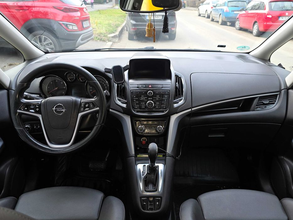 Vand Opel Zafira – 7 locuri – Automată – Diesel – Euro 6