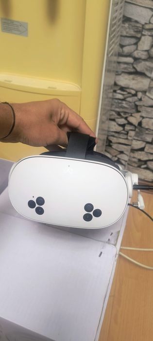 Meta quest 3s plus K4 bost (curea și baterie externa )