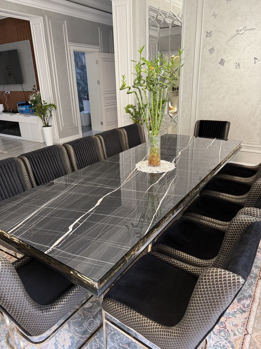 Столы и стулья для зала