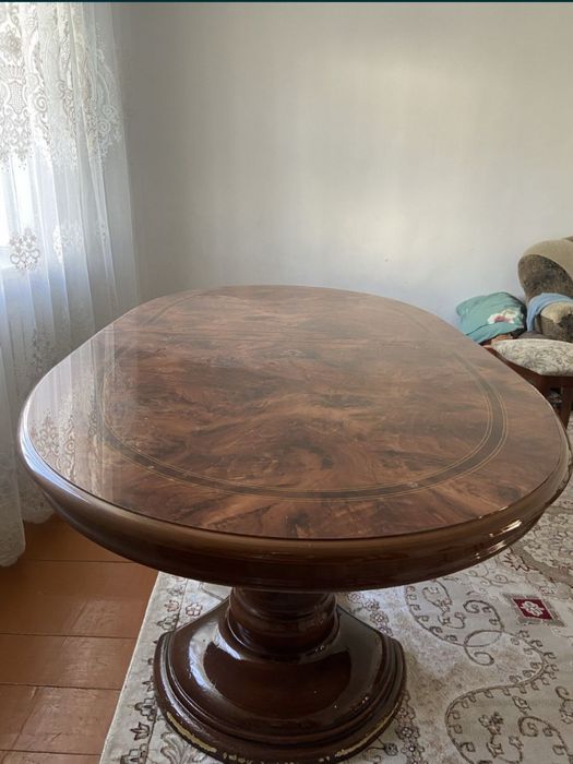 Продам стол