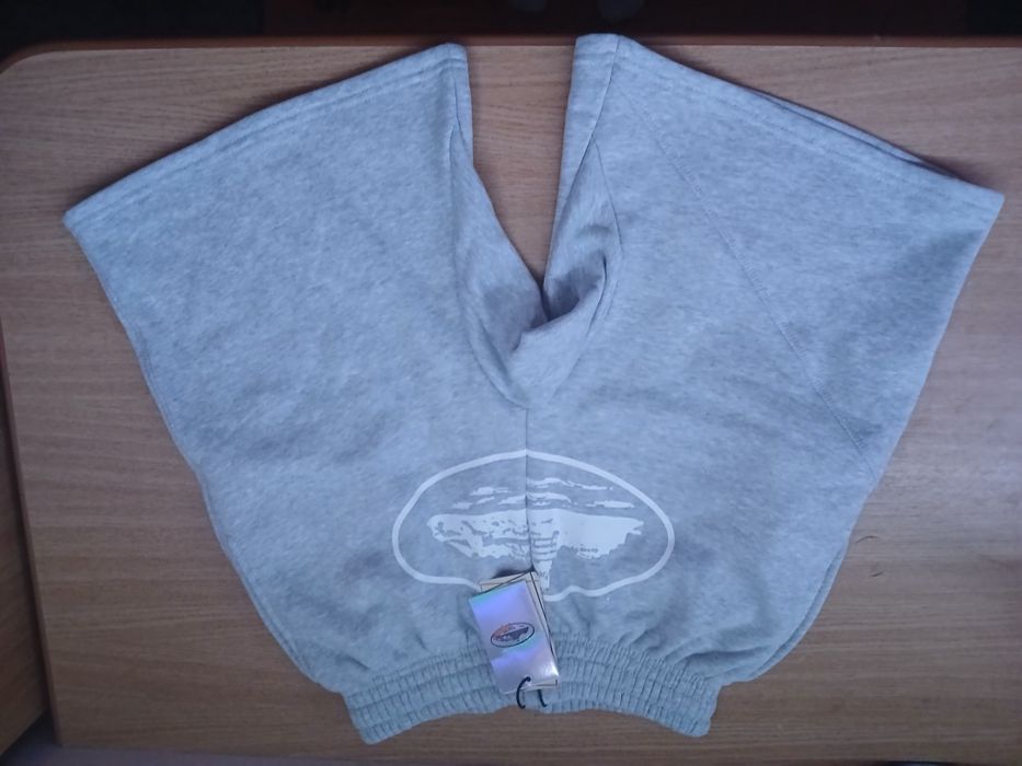 !Reducere! Pantaloni scurti corteiz gri