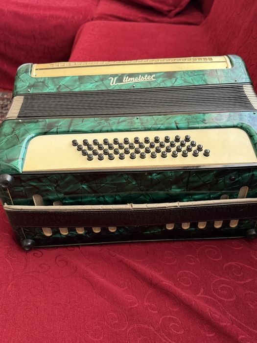 Weltmeister акордеон 48 баса