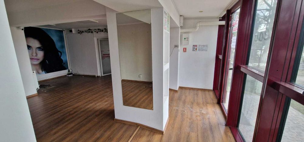 Spatiu comercial la strada principala - Bals, zona Jiu