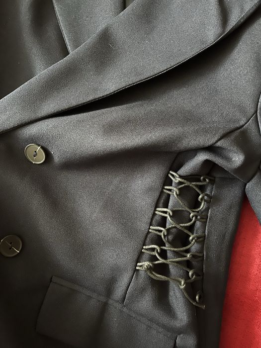 Продаю женские пиджаки