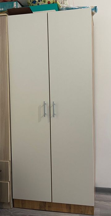 Распашной шкаф и обувница