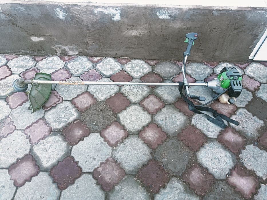 Сенокосилка бензиновая