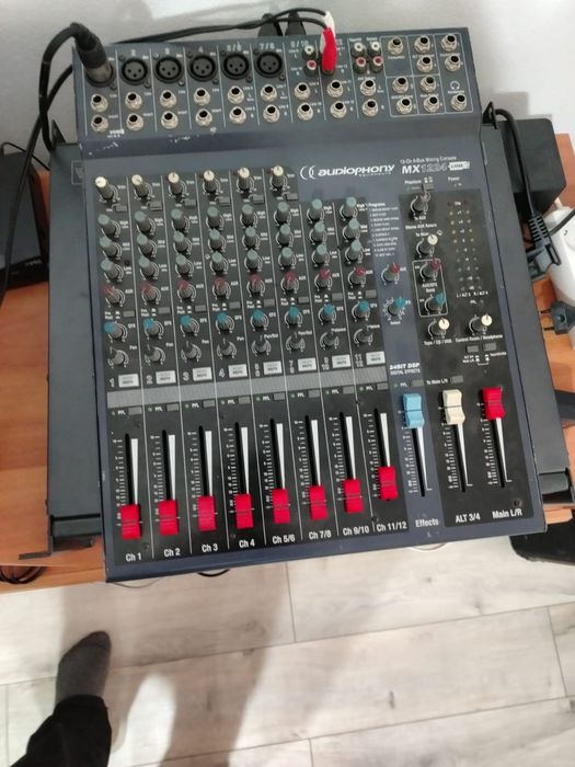 Vând sistem audio profesional 800W complect