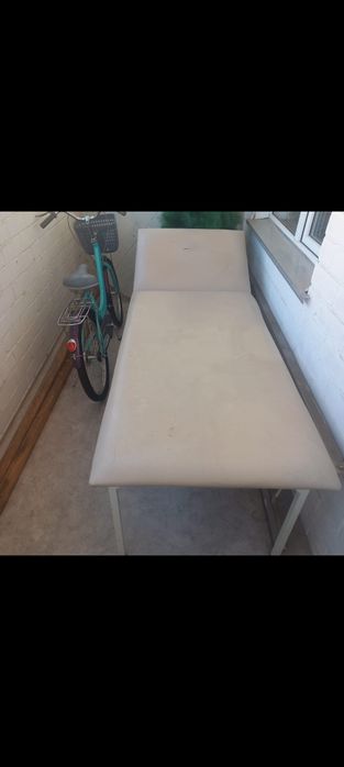 Медицинская кушетка