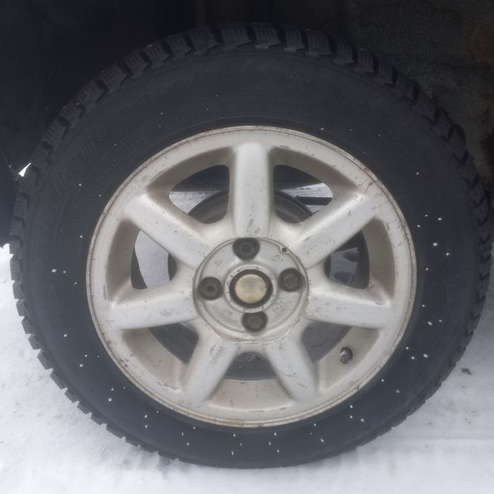 Резина зимняя  R14.