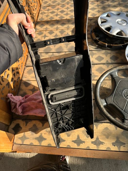 Подлактоник на мерс