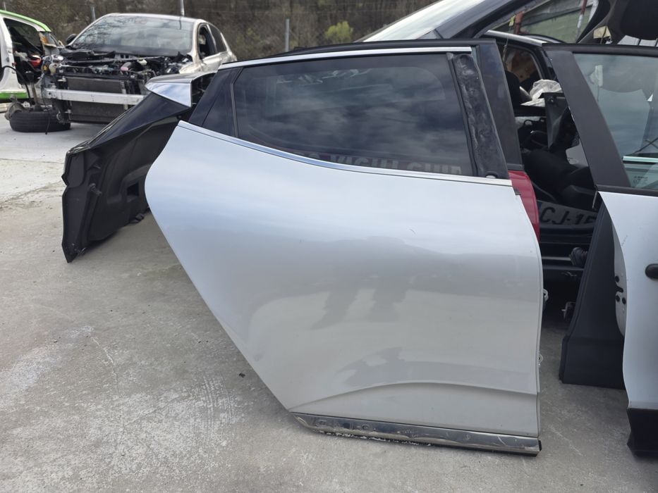 Задна дясна врата рено клио 5