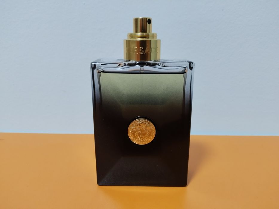 Парфюм Versace oud noir