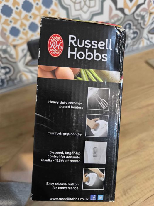 Mixer de mâna Russell Hobbs