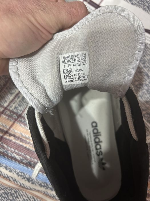 Кросовки адидас, материал замша