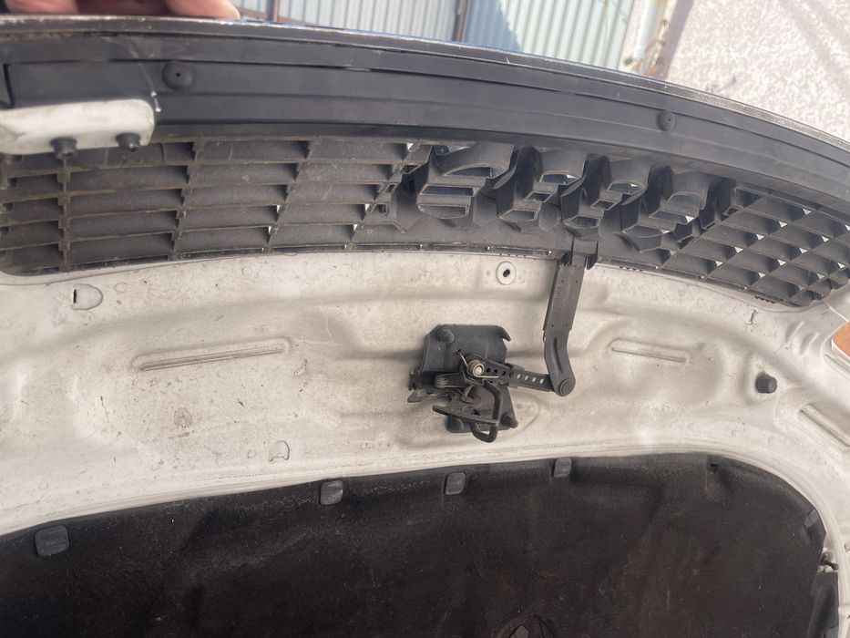 Капот Ауди S6 C5