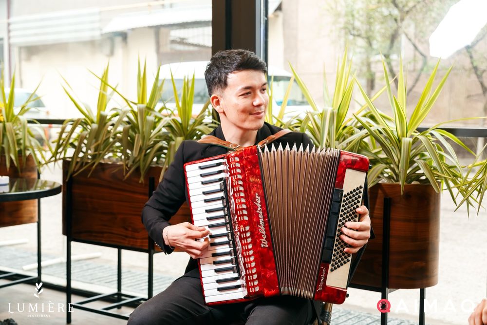 Музыканты  "Скрипач и Аккордеонист" (дуэт)