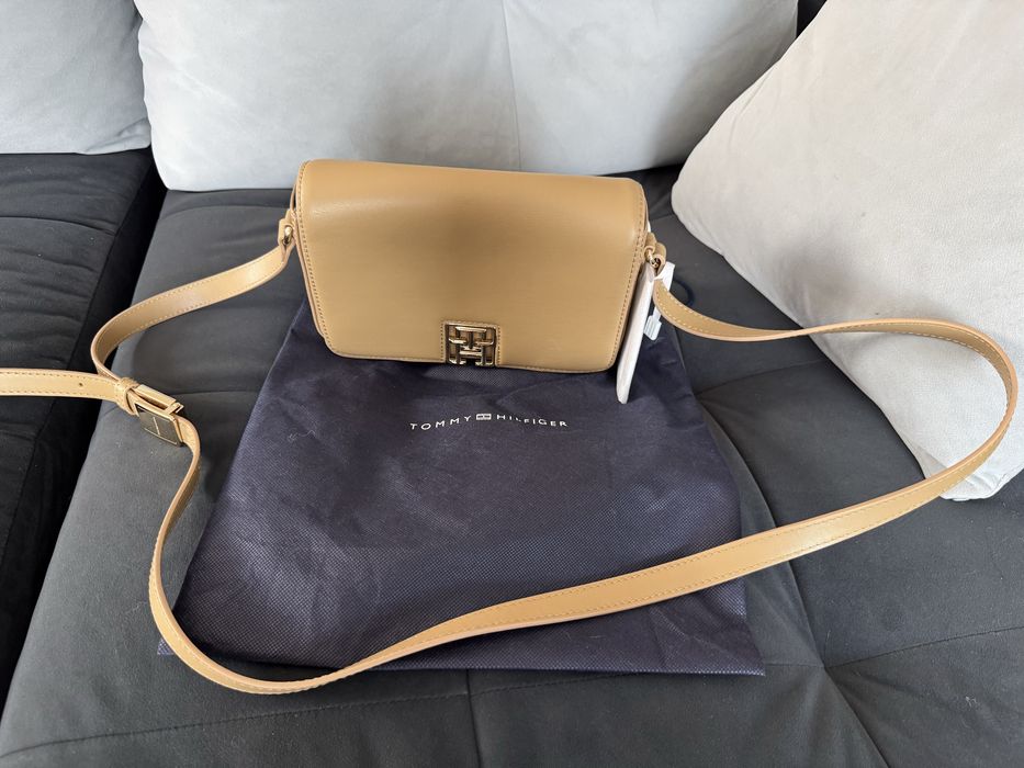 Чисто нова чанта Tommy Hilfiger