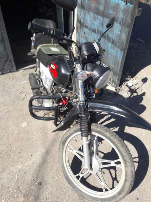 Мотоцикл альфа на полном ходу