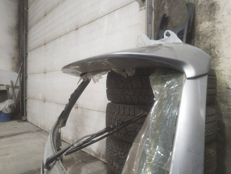 Крышка багажника RX 300