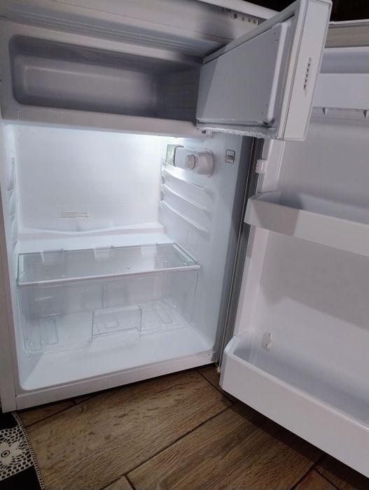 Vând frigider arctic