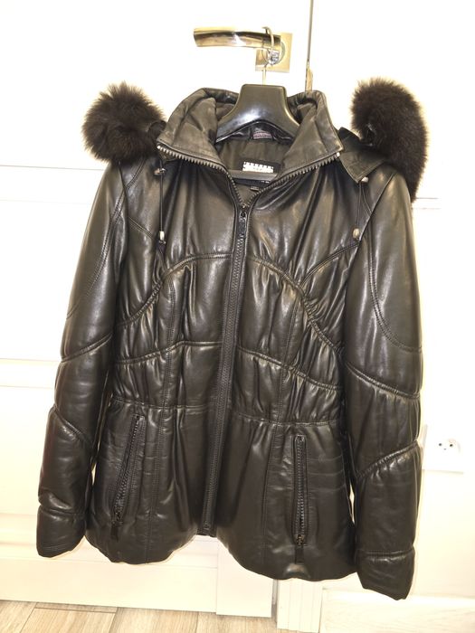 Продам кожаную женскую куртку