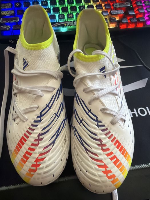 Ghete cu crampoane adidas predator edge.3