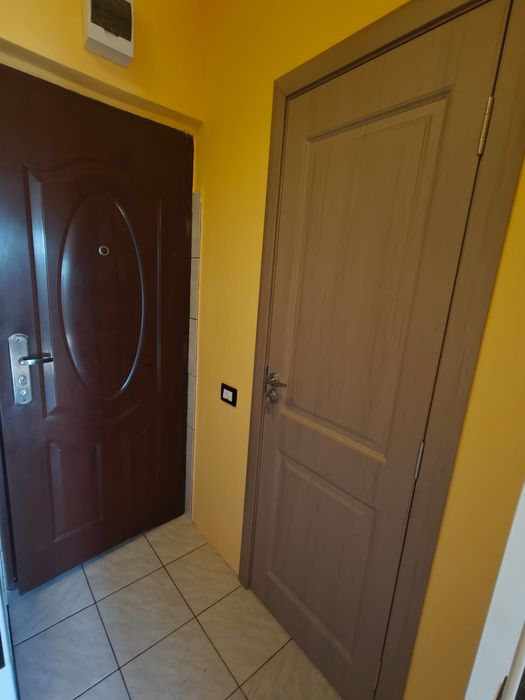 Vând camera de cămin Brașov