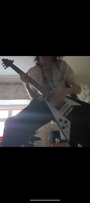 Caraya flying V.