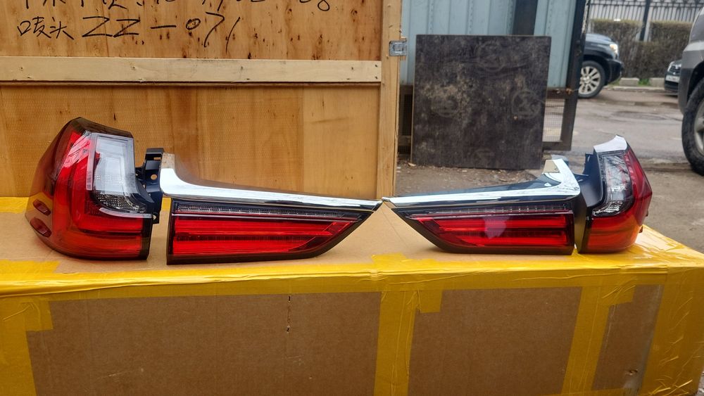 Фонари на Lexus LX 570