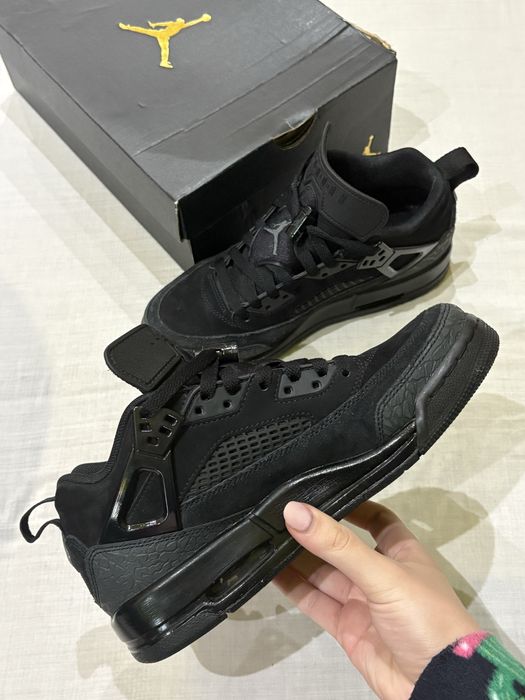 Adidasi Jordan negri marime 38