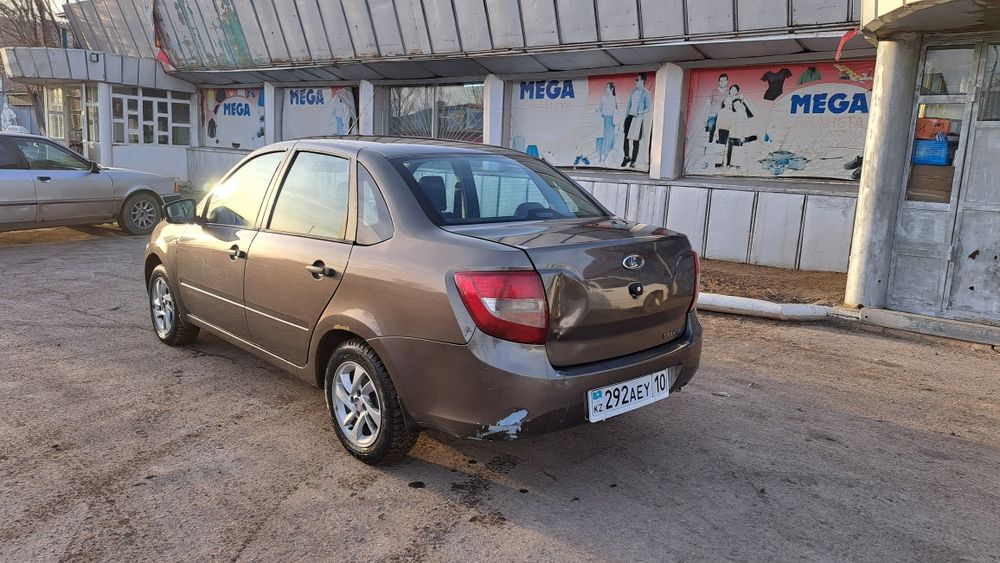 Лада Гранта продам 2017