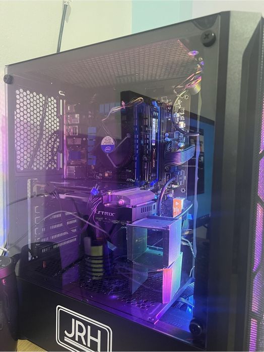 Calculator de gaming. Ansamblat de 2 luni