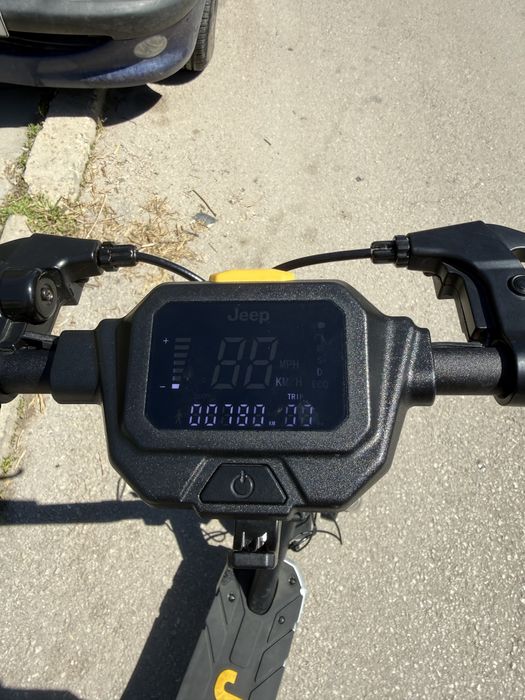 Електрически скутер Jeep