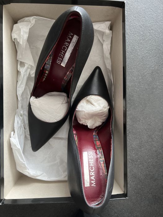 Pantofi cu toc din piele neagra