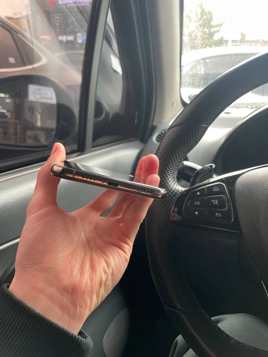 iPhone XS Max Gold aybi yo’q