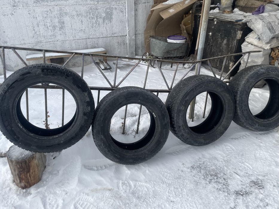 Продам зимнюю резину б/у