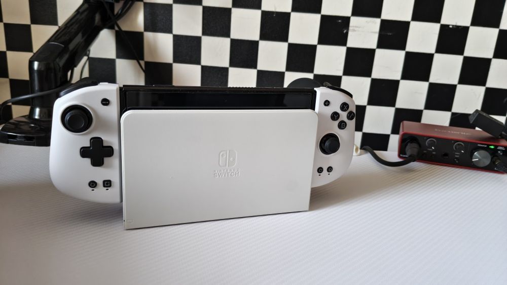 Nintendo Switch OLED (белый) - комплект