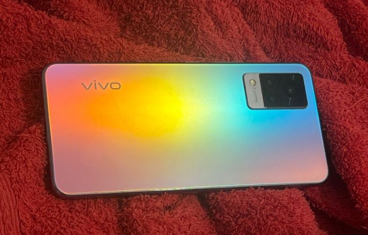 Продам телефон срочно