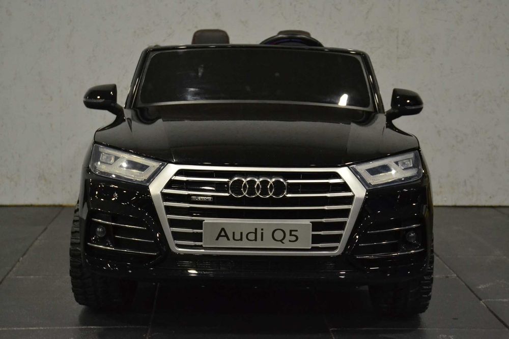 Акумулаторен Двуместна джип Audi Q5 4X4 24V батерия,MP4
