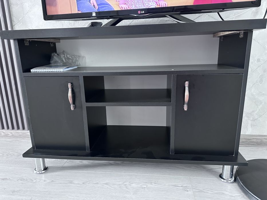 Тумбочка для телевизор