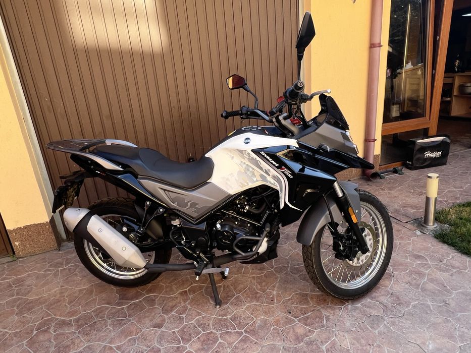 Motocicleta Adventure Sym NHT 200cc / 1000km / 2023 /ABS