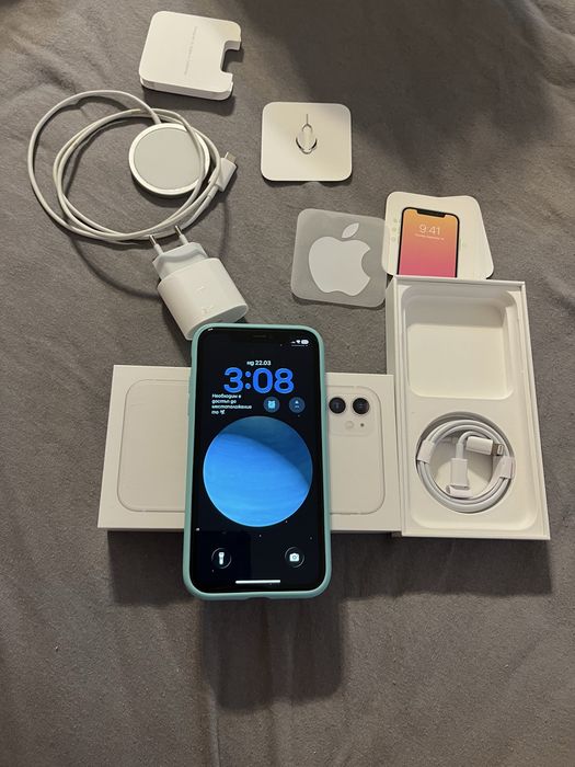 Iphone 11 64 gb бял white перфектен като нов 81% батерия