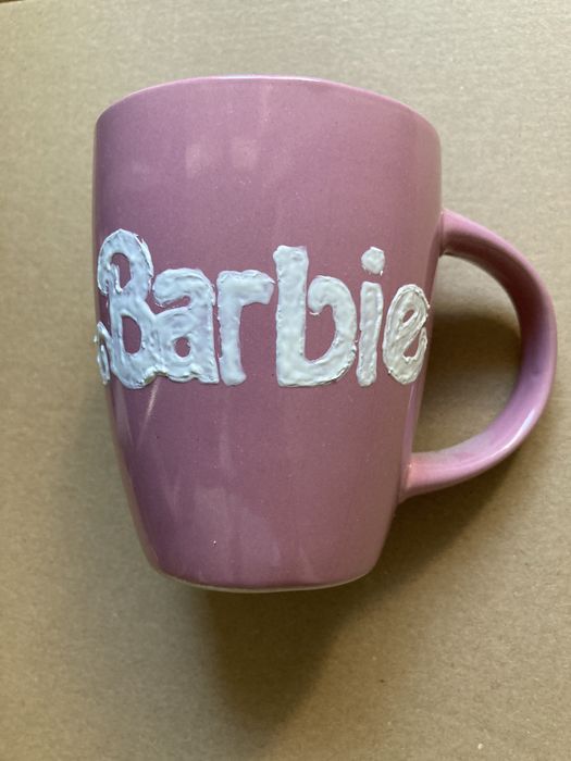 Чашки, рисувани ръчно