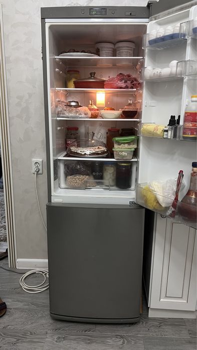 Продам холодильник LG