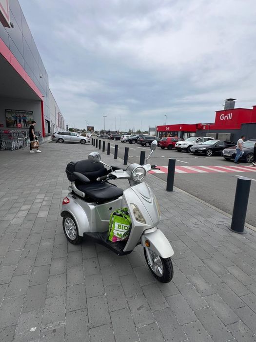 Scuter Electric 60km autonomie .