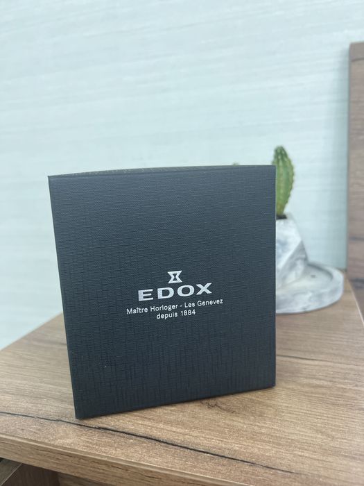 Наручные часы Edox