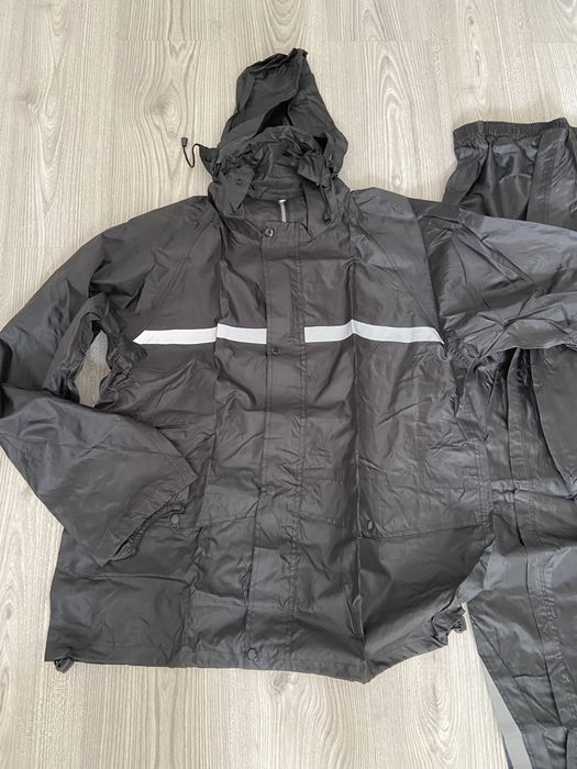 Set Pelerina Ploaie Geaca si Pantaloni L nou