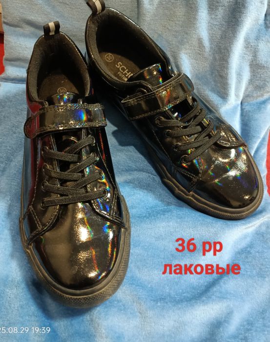 Обувь девочке разная