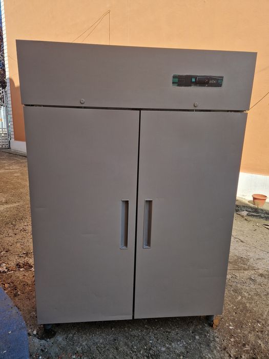 Frigider, Masa rece blat inox, cu usi,.frigider, congelator